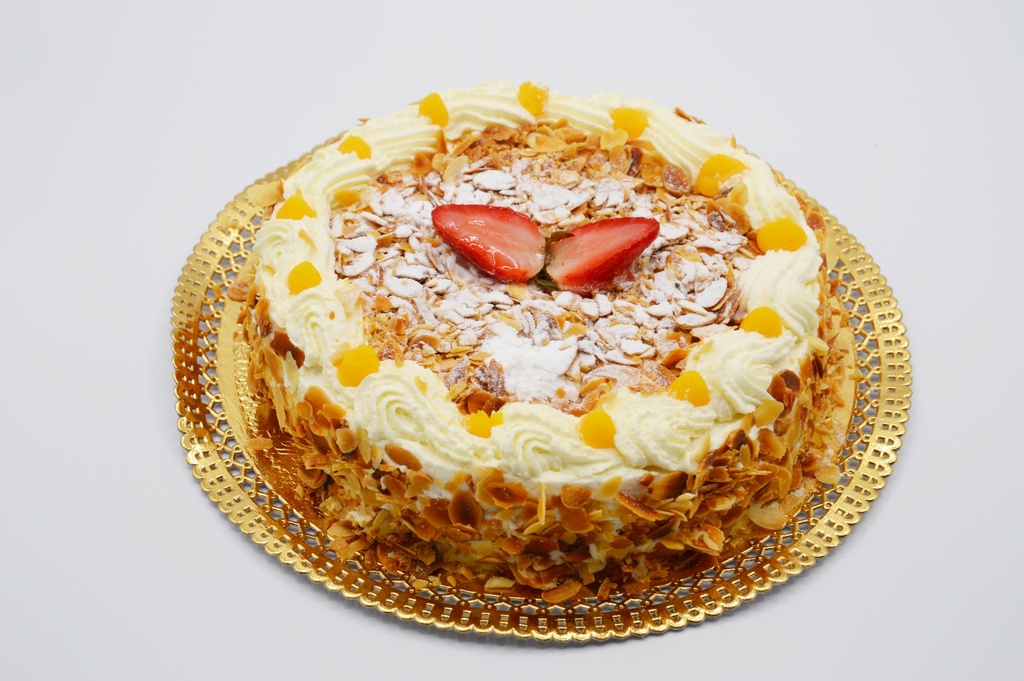 Tarta de Nata con Almendras