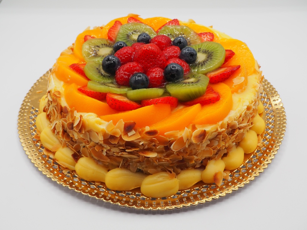 Tarta de Crema y Nata c/ Frutas