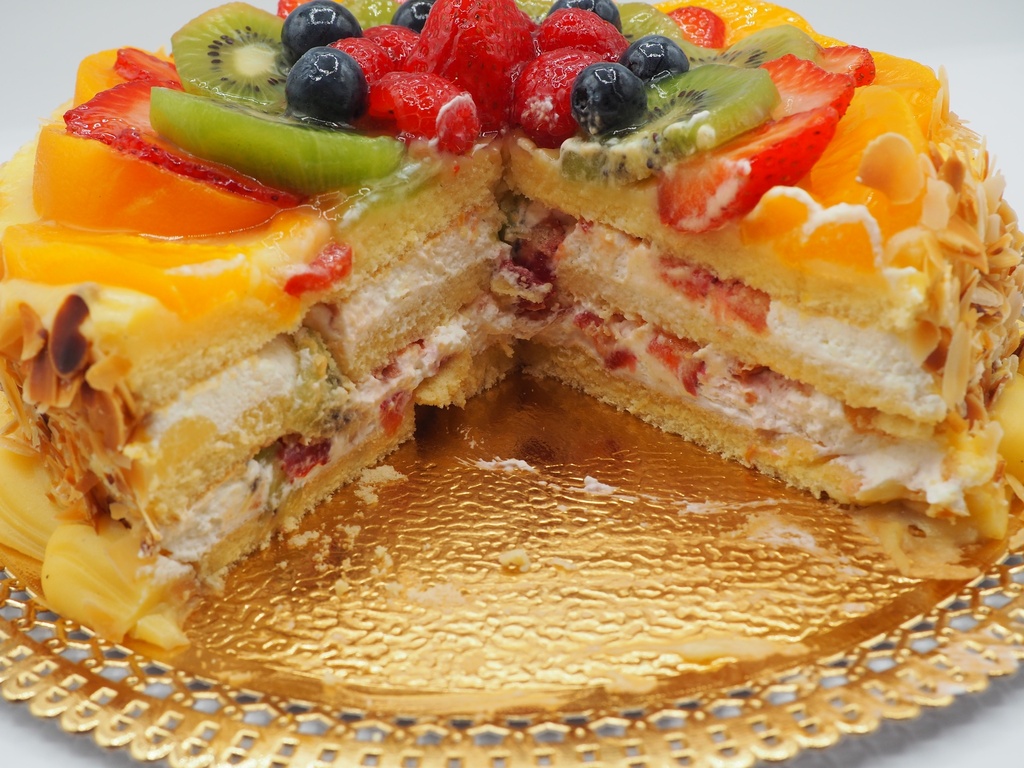 Tarta de Crema y Nata c/ Frutas