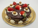 Tarta de Chocolate y Fresas con Nata