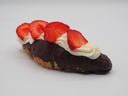 Croissant con Nata y Fresas