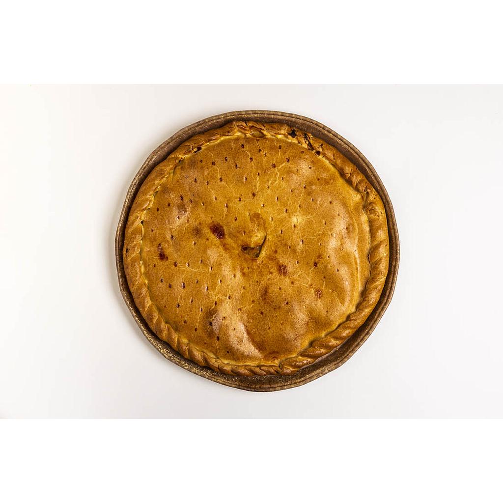 Empanada de bacalao con pasas